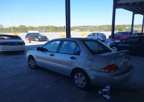 2005 Mitsubishi Lancer Es z USA, uszkodzony, nr VIN JA3AJ26E45U023988